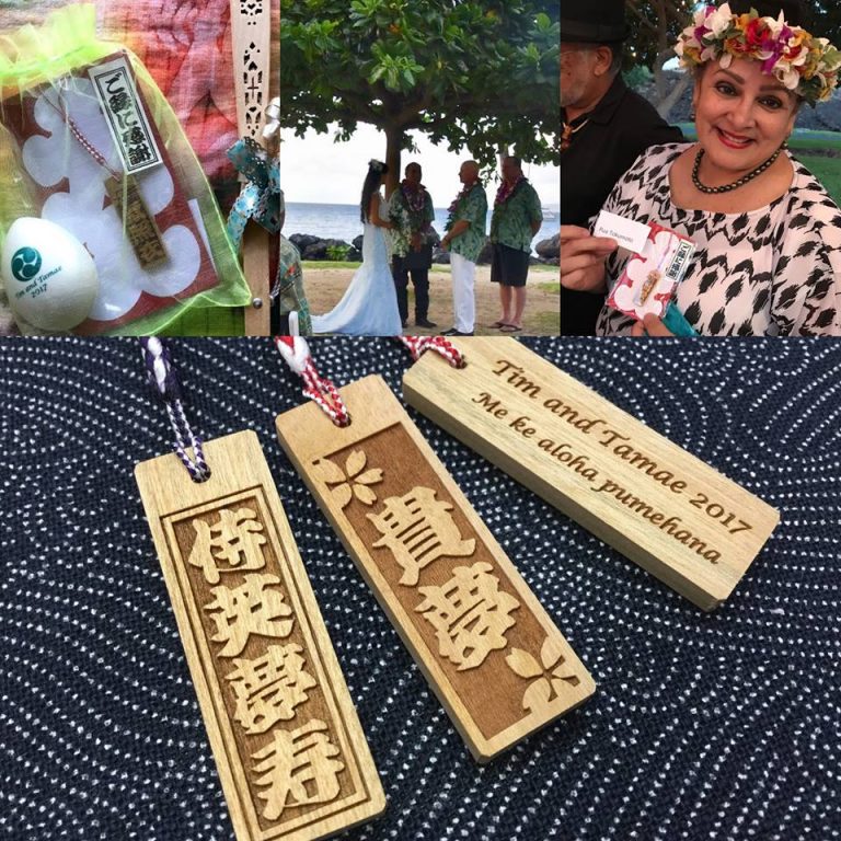 外国人が喜ぶ日本のお土産・プレゼントに、漢字で当て字した名前の千社札ストラップが大人気【英語説明カード付き】 銀座 歌舞伎座前の千社札木札/千社札シールのお店